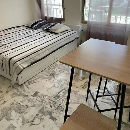 50 M De La - Centre - Proche نيس