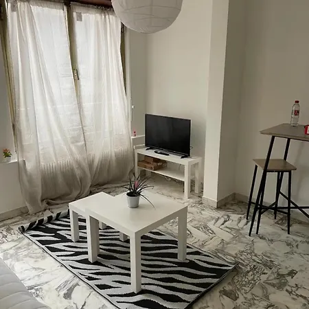 50 M De La - Centre - Proche Nizza