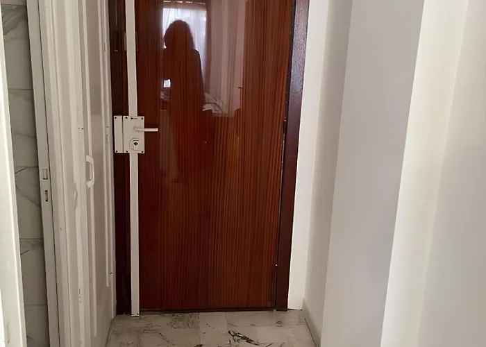 50 M De La - Centre - Proche Appartement