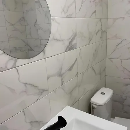 50 M De La - Centre - Proche