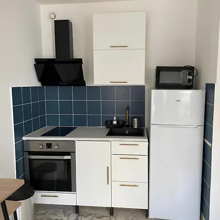 Apartament 50 M De La - Centre - Proche