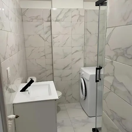 50 M De La - Centre - Proche *